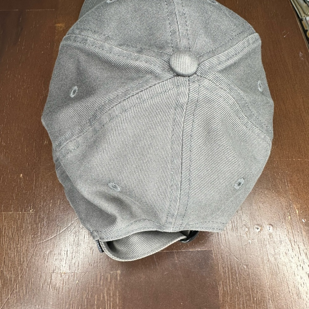 TYR Charcoal Gray Cap - Picture 2 of 3
